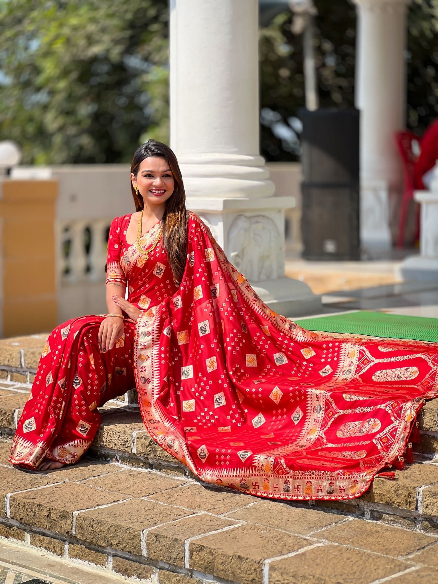 Dolla Silk All-Over Meenakari Woven Saree with Unstitched Blouse